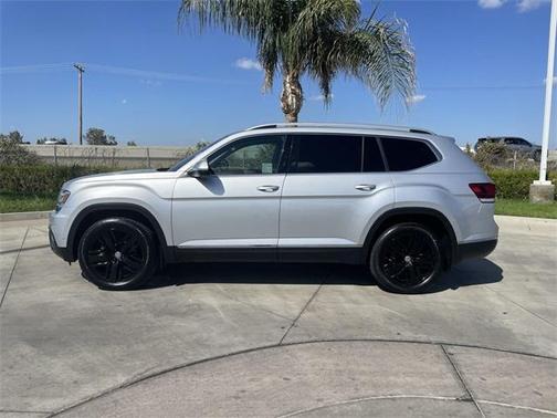 2018 Volkswagen Atlas 3.6L SEL Premium
