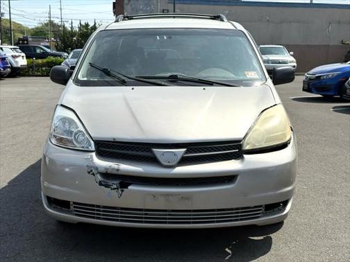 2004 Toyota Sienna LE