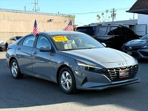 2022 Hyundai ELANTRA SE