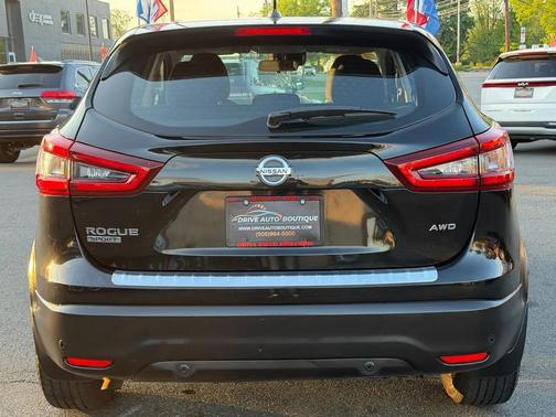 Magnetic Black Pearl 2020 Nissan Rogue Sport SL