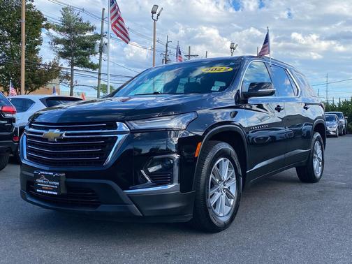 2022 Chevrolet Traverse LT Leather