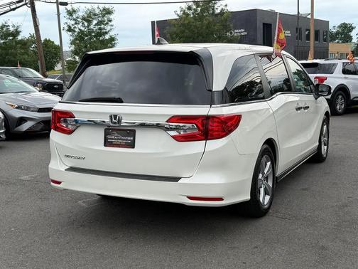 White Diamond Pearl 2019 Honda Odyssey EX-L
