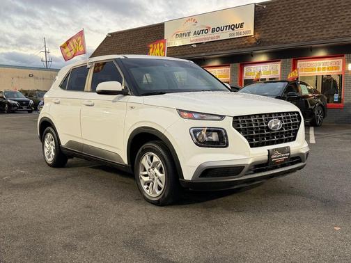 2022 Hyundai VENUE SE