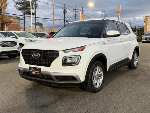2022 Hyundai VENUE SE