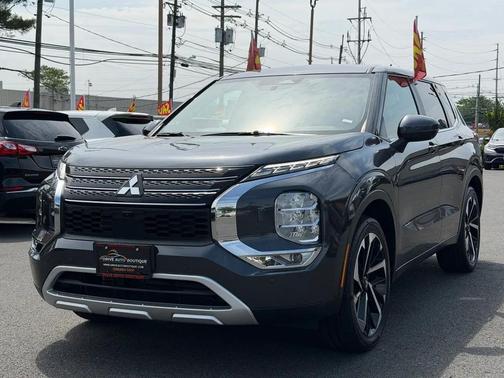 Gray 2024 Mitsubishi Outlander SE S-AWC
