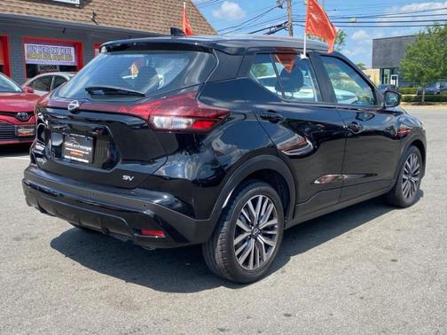 2022 Nissan Kicks SV