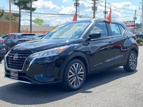 2022 Nissan Kicks SV