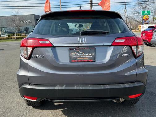 Modern Steel Metallic 2021 Honda HR-V LX