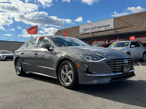 2023 Hyundai SONATA SE