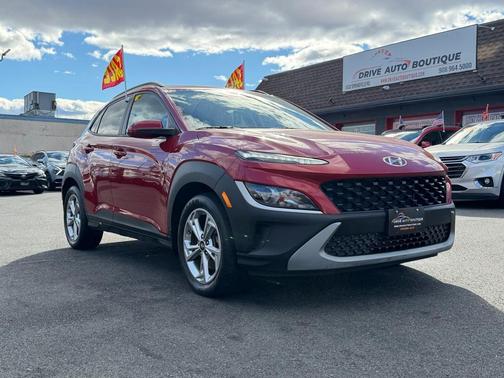 2022 Hyundai KONA SEL