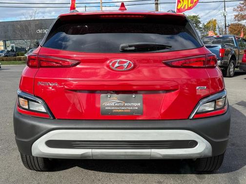 2022 Hyundai KONA SEL
