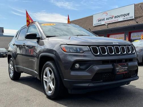 Gray 2024 Jeep Compass Latitude