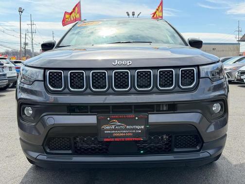 Gray 2024 Jeep Compass Latitude