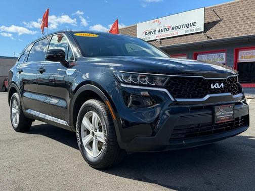 2023 Kia Sorento LX