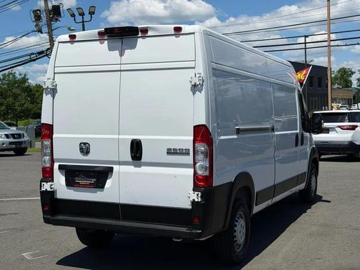 Bright White Clearcoat 2024 RAM ProMaster 2500 Tradesman