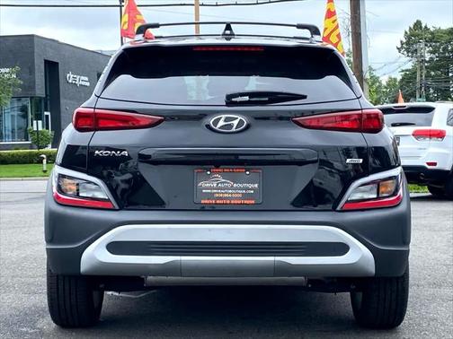 2022 Hyundai KONA SEL