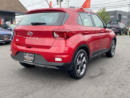 2023 Hyundai VENUE Limited