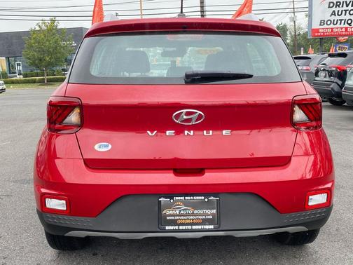 2023 Hyundai VENUE Limited