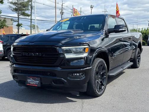 Diamond Black Crystal Pearlcoat 2021 RAM 1500 Laramie