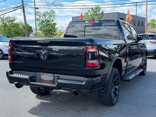 Diamond Black Crystal Pearlcoat 2021 RAM 1500 Laramie