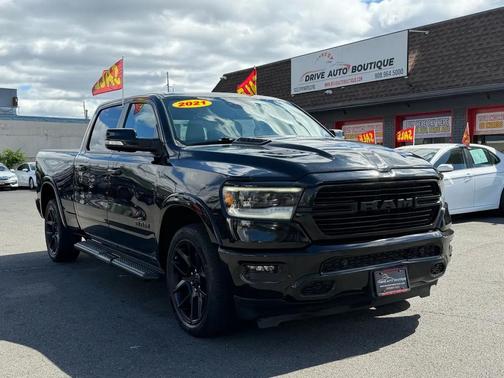 Diamond Black Crystal Pearlcoat 2021 RAM 1500 Laramie