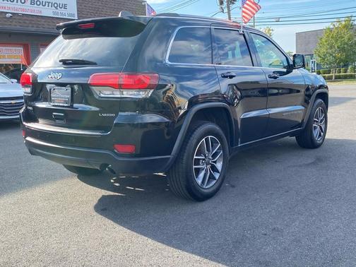 2020 Jeep Grand Cherokee Laredo