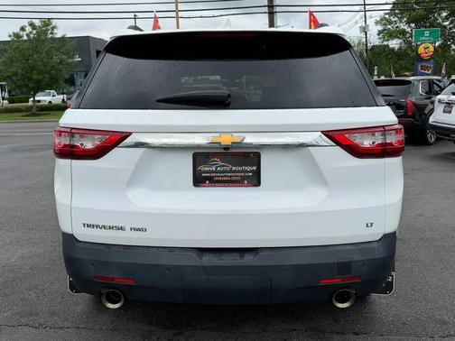 Summit White 2019 Chevrolet Traverse LT Cloth