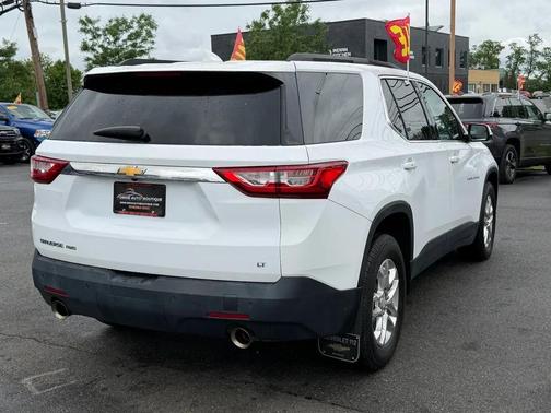 Summit White 2019 Chevrolet Traverse LT Cloth