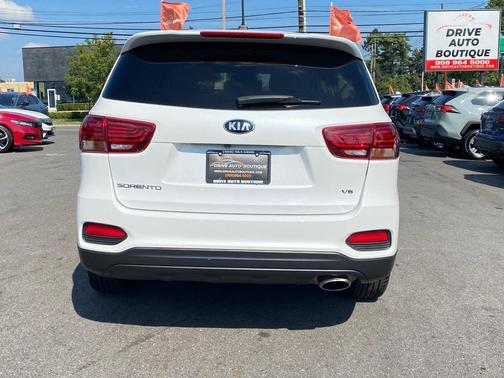 2020 Kia Sorento LX