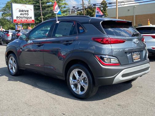 2022 Hyundai KONA SEL