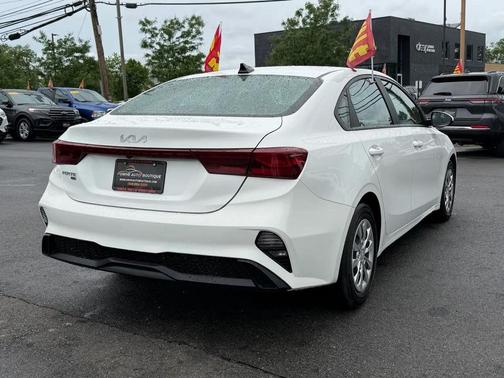 Clear White 2023 Kia Forte LXS