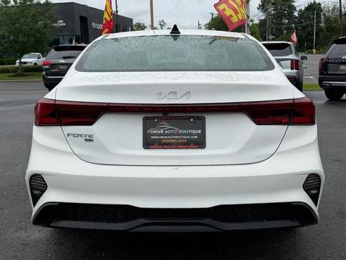 Clear White 2023 Kia Forte LXS