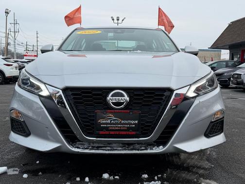 2022 Nissan Altima 2.5 SV