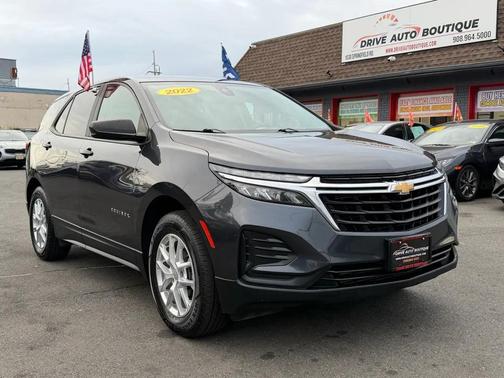 Iron Gray Metallic 2022 Chevrolet Equinox LS