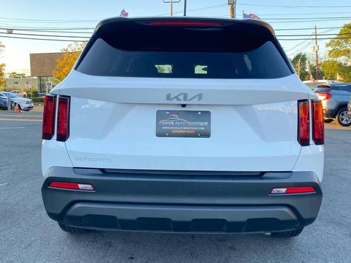 2023 Kia Sorento LX