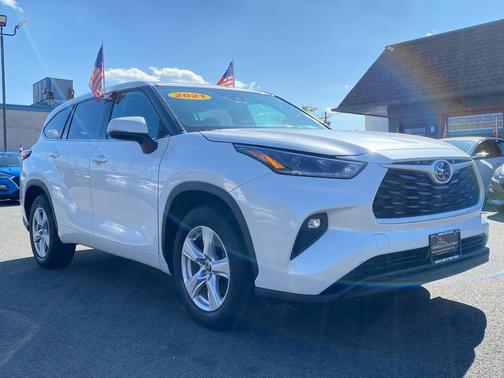 2021 Toyota Highlander LE