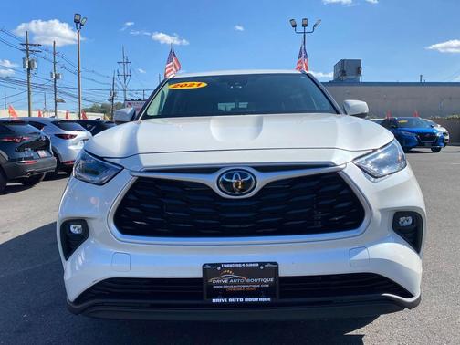 2021 Toyota Highlander LE