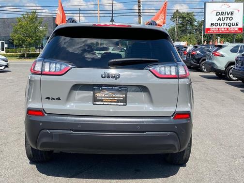 2023 Jeep Cherokee Latitude Lux