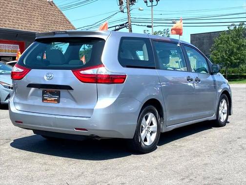 2018 Toyota Sienna SE