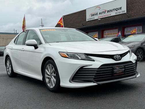 Ice Cap 2023 Toyota Camry LE