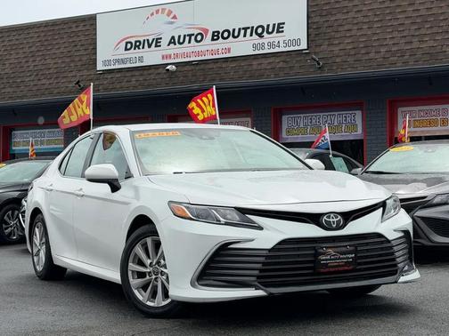 Ice Cap 2023 Toyota Camry LE