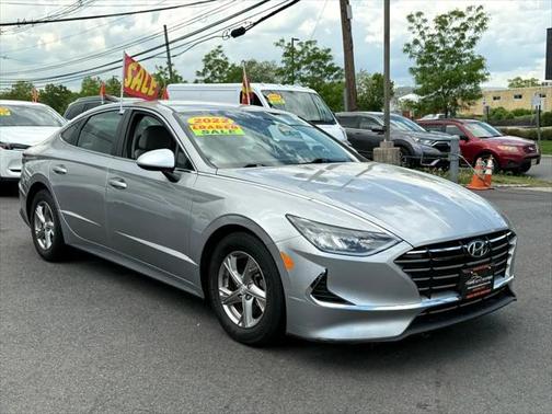 2022 Hyundai SONATA SE