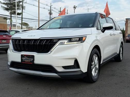 Snow White Pearl 2022 Kia Carnival LXS