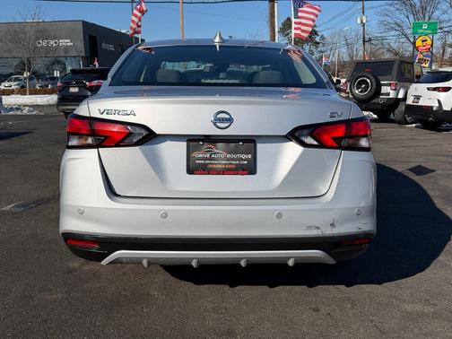 2021 Nissan Versa 1.6 SV