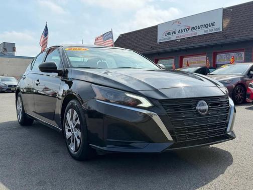 Super Black 2024 Nissan Altima S FWD