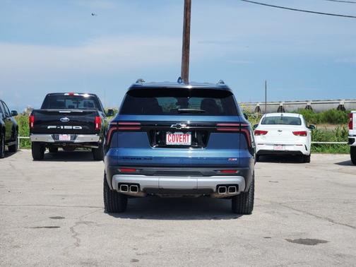 Lakeshore Blue Metallic 2025 Chevrolet Traverse AWD Z71