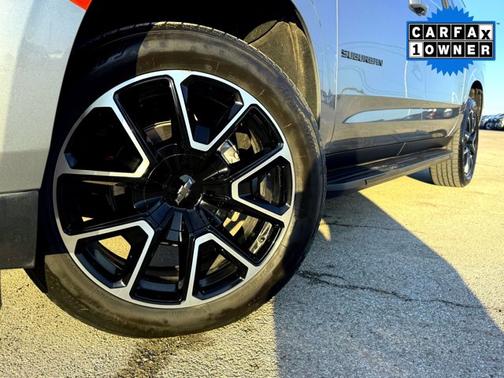 2024 Chevrolet Suburban RST