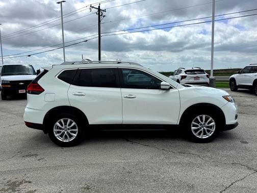 Glacier White 2017 Nissan Rogue SV