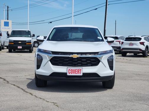 Summit White 2026 Chevrolet Trax LS