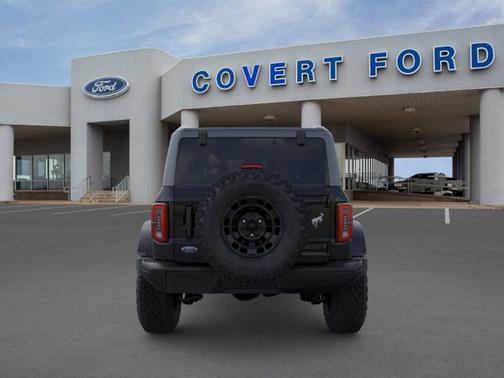 Shadow Black 2026 Ford Bronco Badlands
